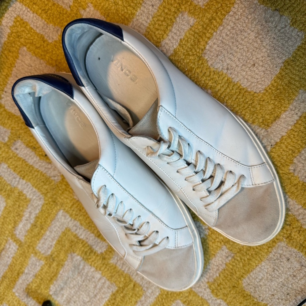Vince Men's White Sneakers with a touch of grey suede sz 10.5